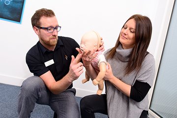 /news-images/2019-Sep/1-day-emergency-paediatric-first-aid-course--669.jpg