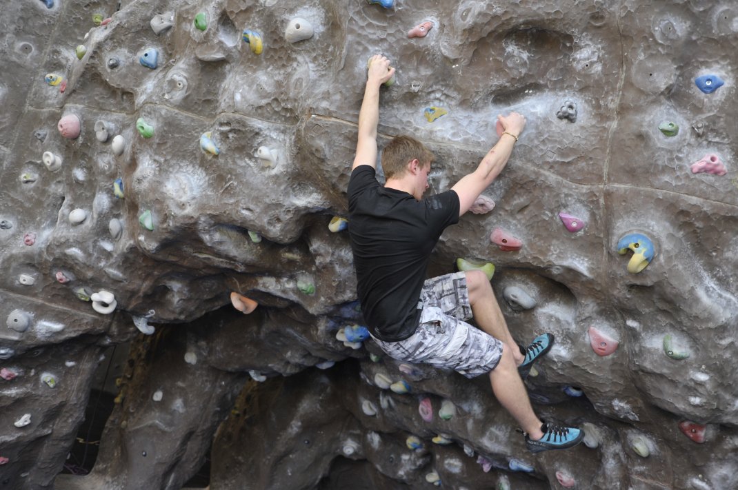 Climbing wall essential maintenance